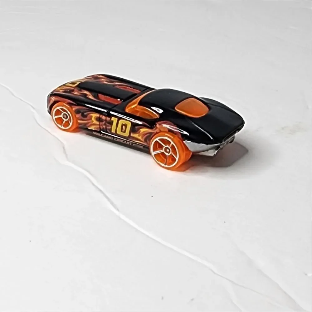 HOT WHEELS FAST FELION BLACK W/FLAMES 